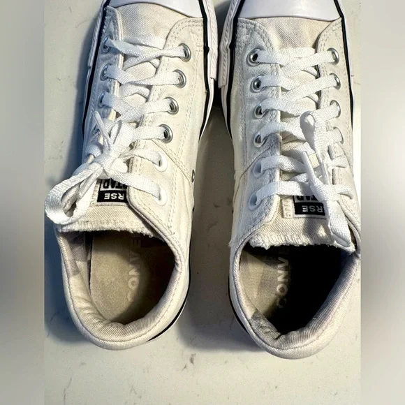 Converse Classic White Chuck Taylor All-Star Sneakers Women  size 7 - Picture 9 of 13